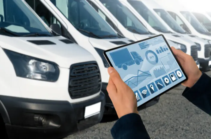 GPS Vehicle Tracking system left right image